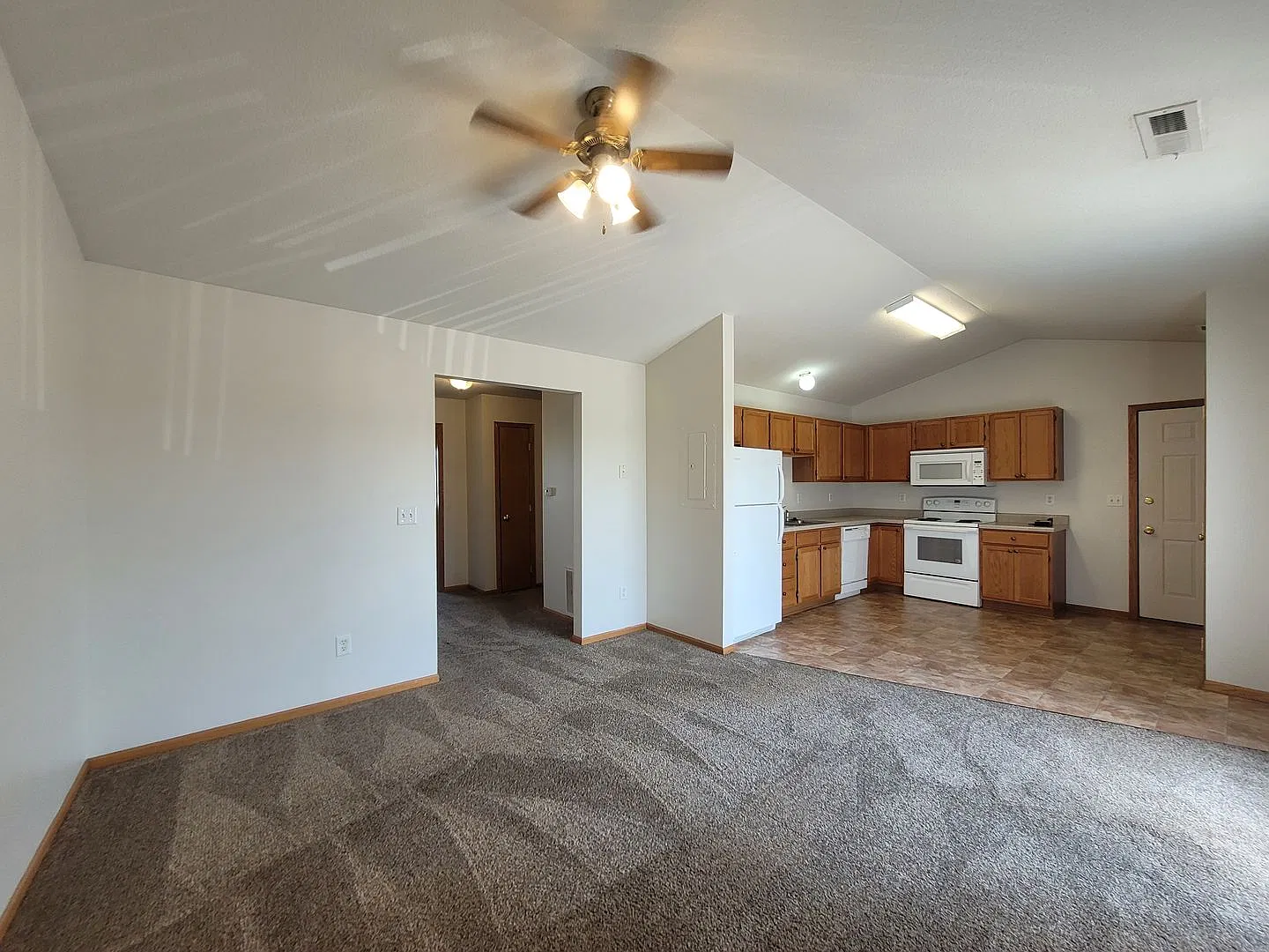 Mulberry Pointe Apartment Homes — Photo 2