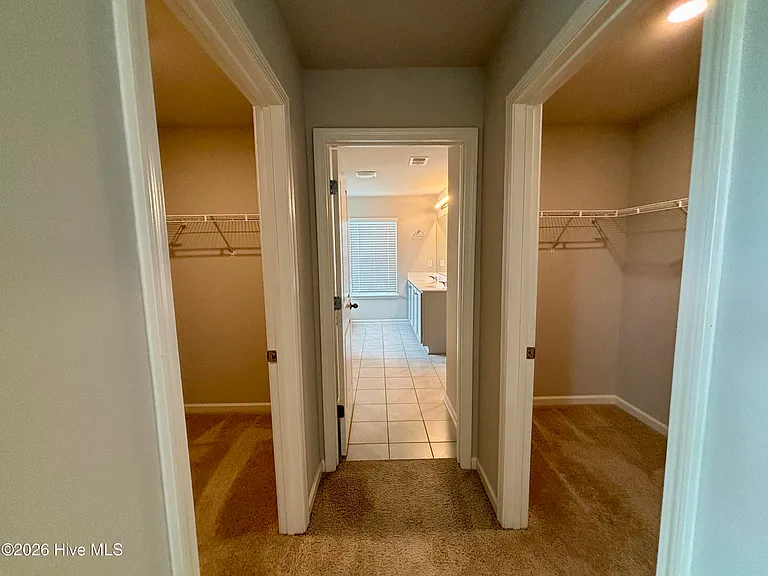 240 Callahan Dr — Photo 22
