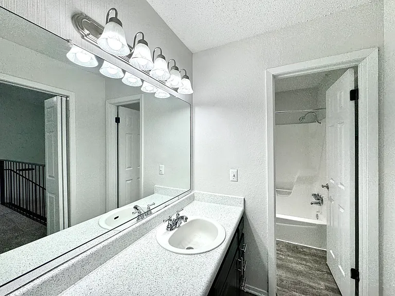 Tramor at Oak Run — Photo 18
