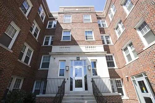 Dahlgreen Court Apartments Photo 1