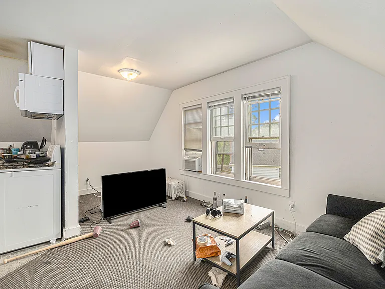 1014 Vaughn St #2 — Photo 4