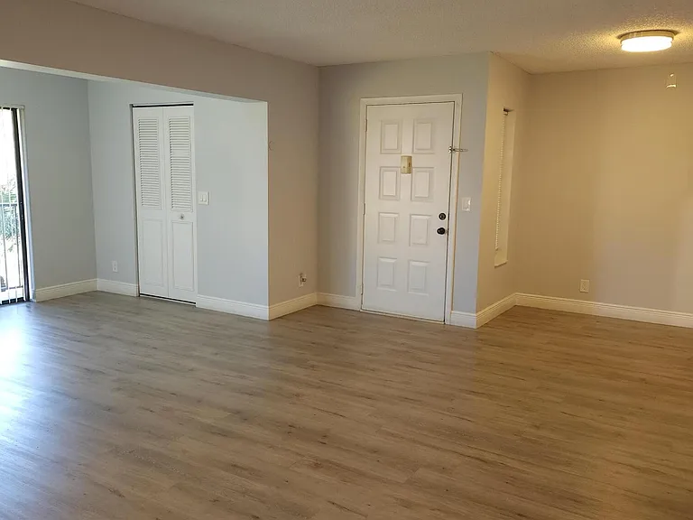 502 Shady Pine Way #D2 — Photo 2
