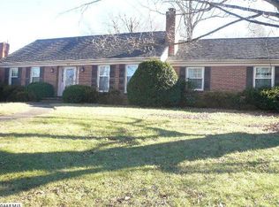 1022 Lyndhurst Rd, Waynesboro, VA 22980