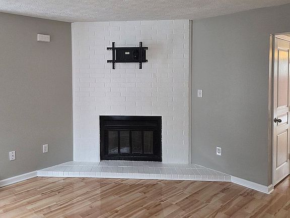 4th image of 550 Darby Creek Rd APT 3