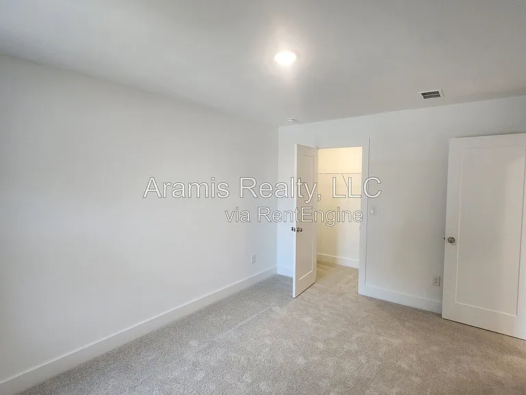 450 Laurelwood Ln #1 — Photo 8