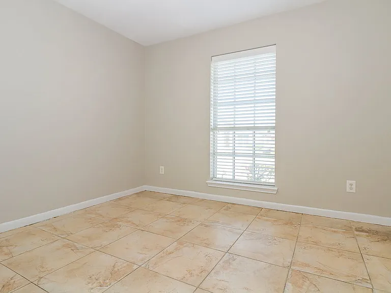 1000 Chelsea Dr — Photo 12