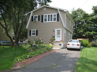 561 Vesper Ave, Woodbridge, NJ 07095