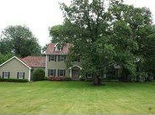 1651 Daybreak Dr, Libertyville, IL 60048