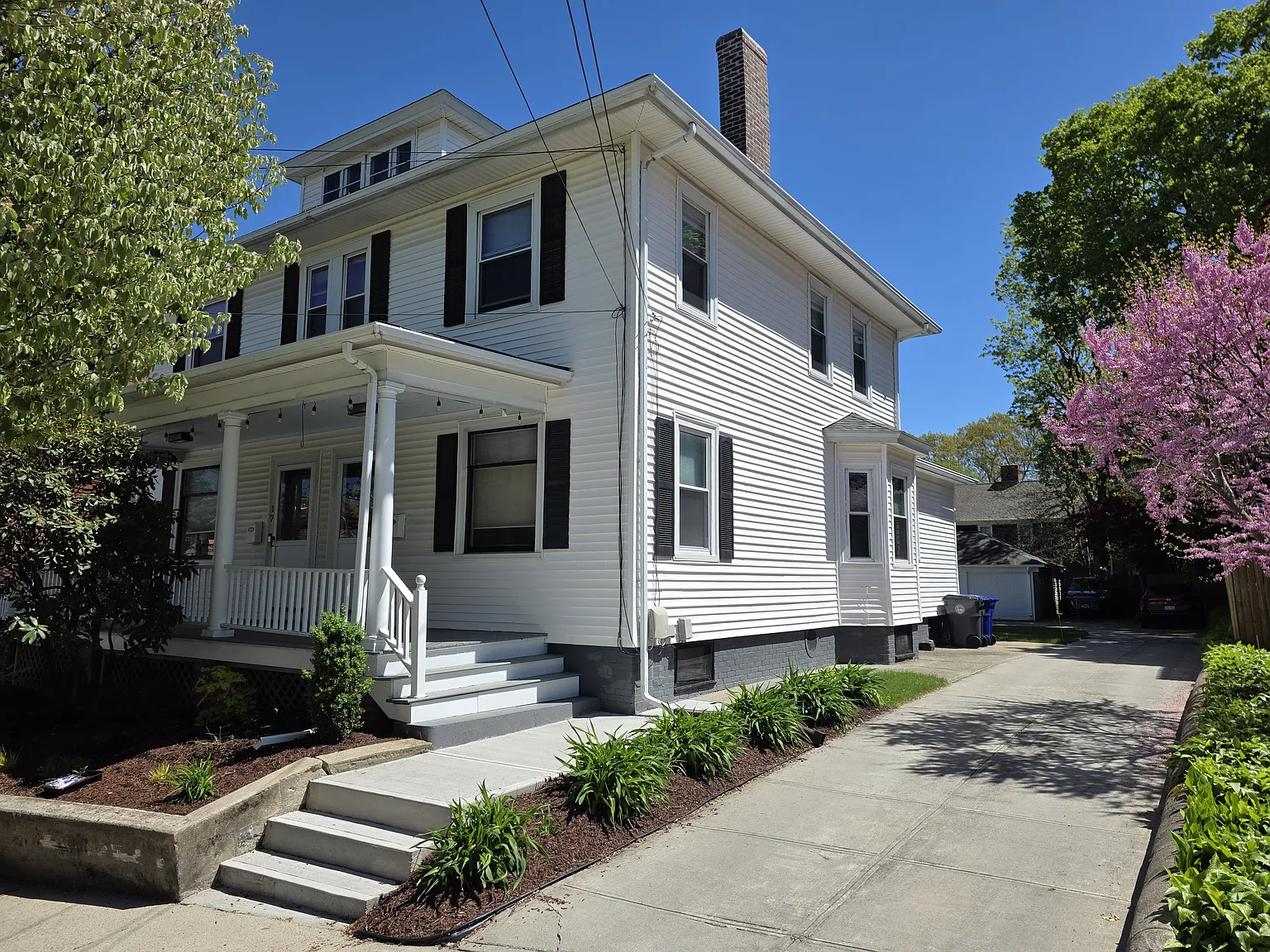 3 bed, 1.5 bath, 1338 sqft, $3,350 — Photo 1