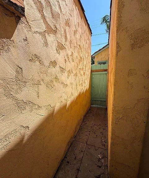 1349 N Citrus Ave — Photo 18