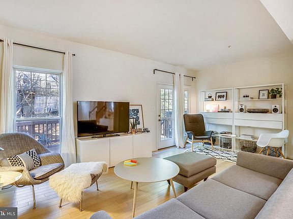 5th image of 7 Rosebay Ct #604
