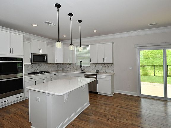 4th image of 6153 Sylvan Dr