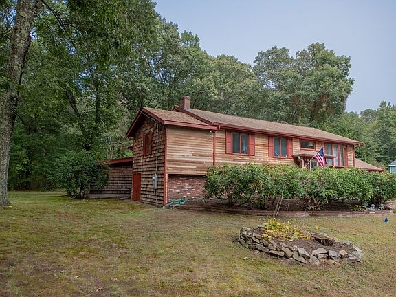 3rd image of 55 Stoney Brook Ln