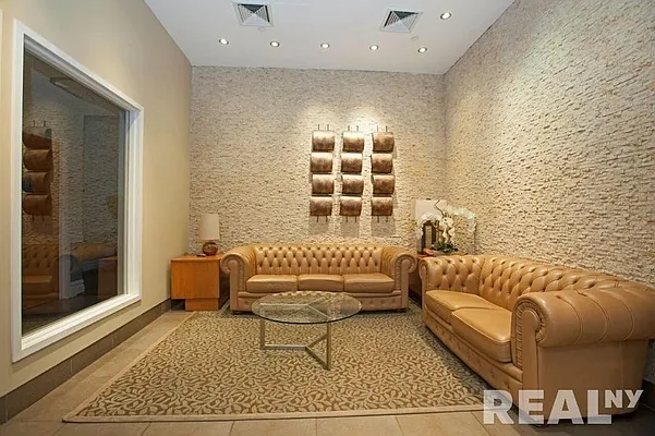 Rented by REAL New York | media 7