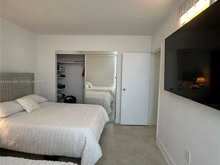 3675 N Country Club Dr — Photo 15