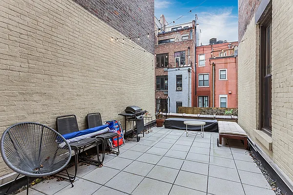 Rented by Tosh Marks Property Group | media 7