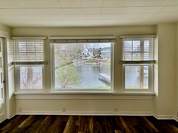 Look at that amazing view from the front room!