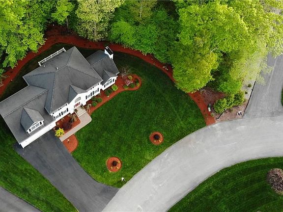 5th image of 27 Billington Cir