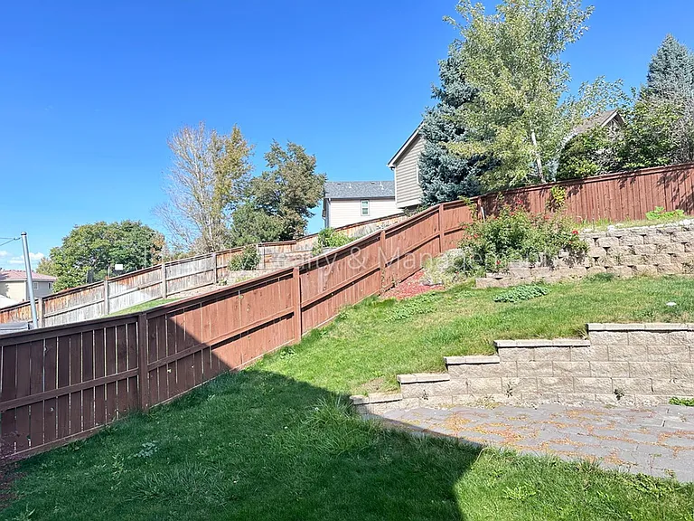 1041 Laurenwood Ln — Photo 49