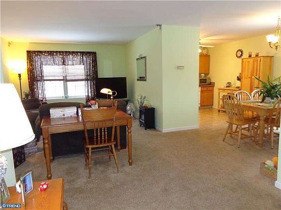 4th image of 308 Revere Ct