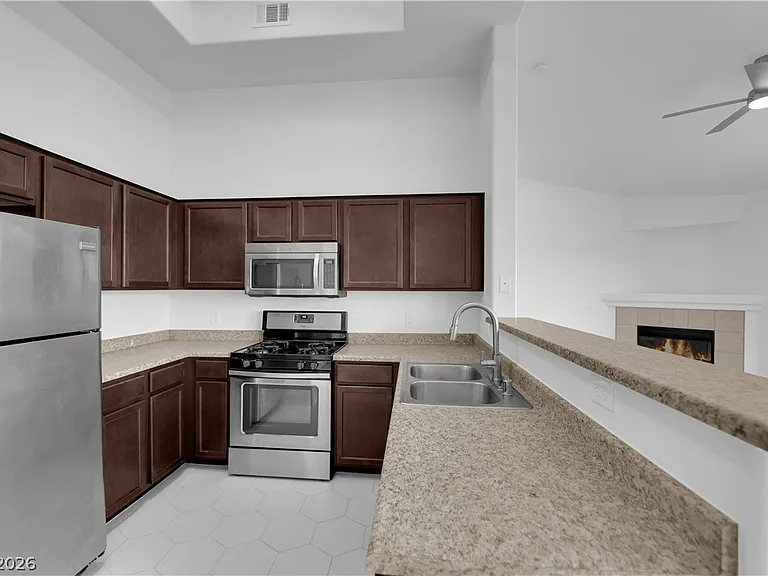 700 Carnegie St #724 — Photo 7