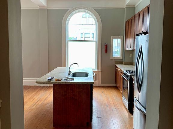 5th image of 425 Shrader St APT 1
