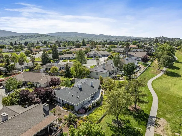 105 Louise Cir, Hollister, CA 95023