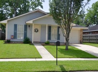 232 River Village Dr, Destrehan, LA 70047