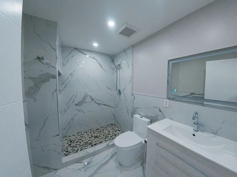 352 Johnston St — Photo 15