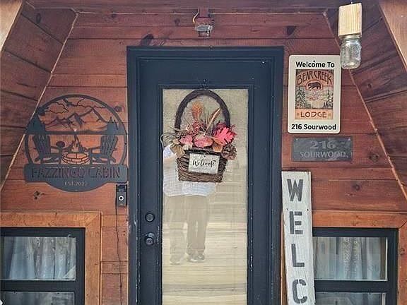 4th image of 216 Sourwood Dr