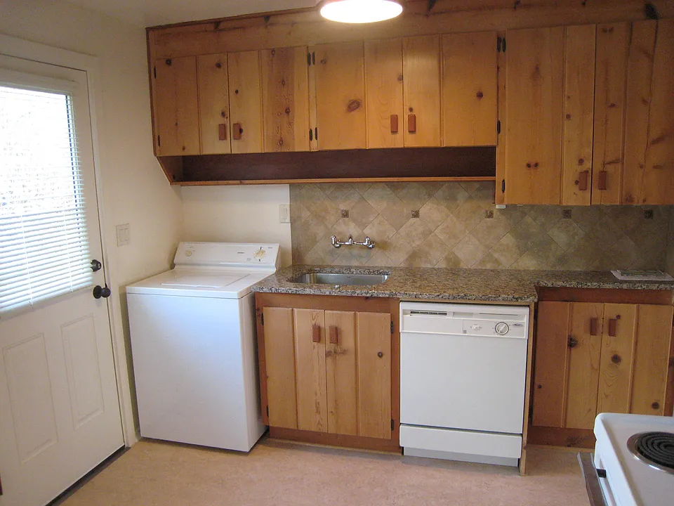 3441 9th Ave W