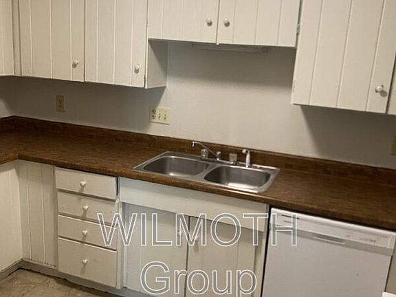 5th image of 1320 Millerwood Dr Unit 2