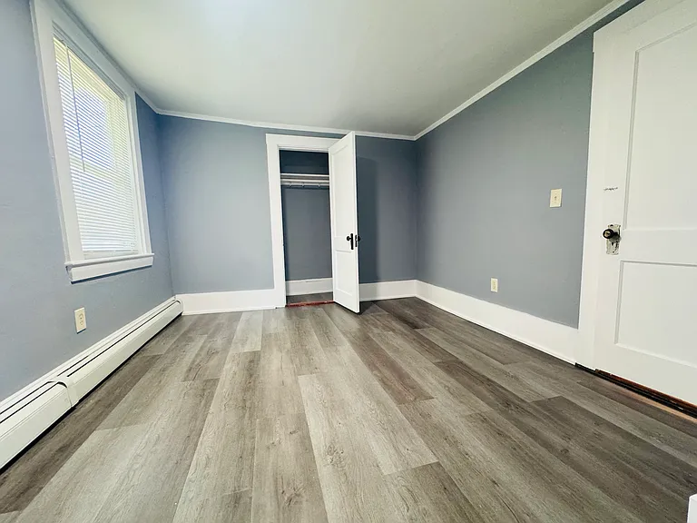 904-906 Sandwich Rd — Photo 1
