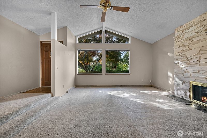 5th image of 2322 View Ridge Drive