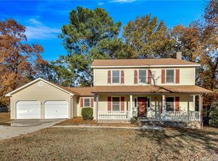2071 Lothbury Dr, Fayetteville, NC 28304