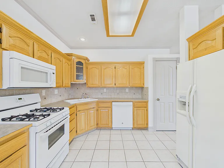 1322 Little Flock Dr — Photo 8