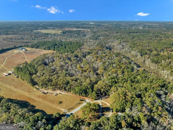 166 S Lake Dr, Perry, GA 31069