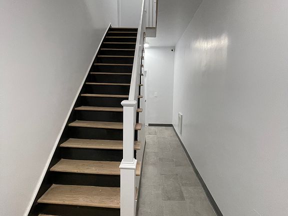 4th image of 1147 Hoe Ave APT 2