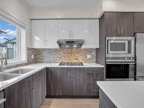 3rd image of 9680 Alexandra Rd #59