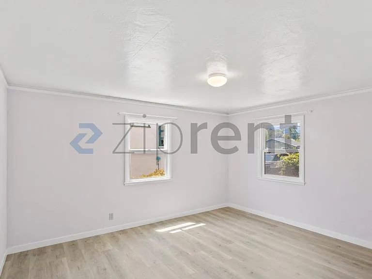 14331 Capri Dr — Photo 21