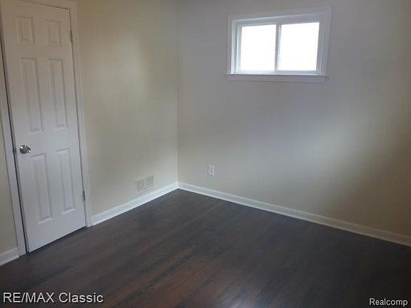 2nd image of 21820 La Salle Ave
