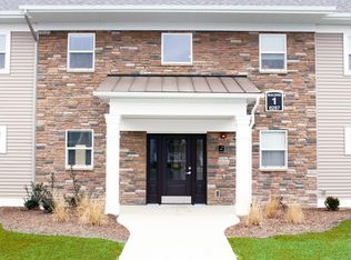 6275 Laneview Dr SE APT C, Caledonia, MI 49316