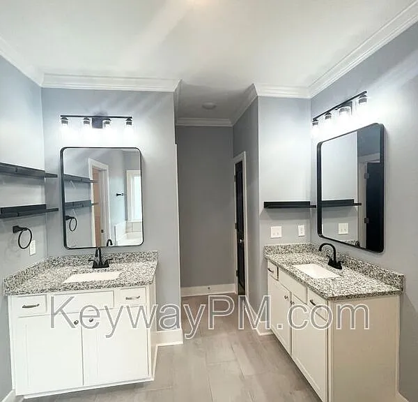 2217 Laurens St — Photo 16