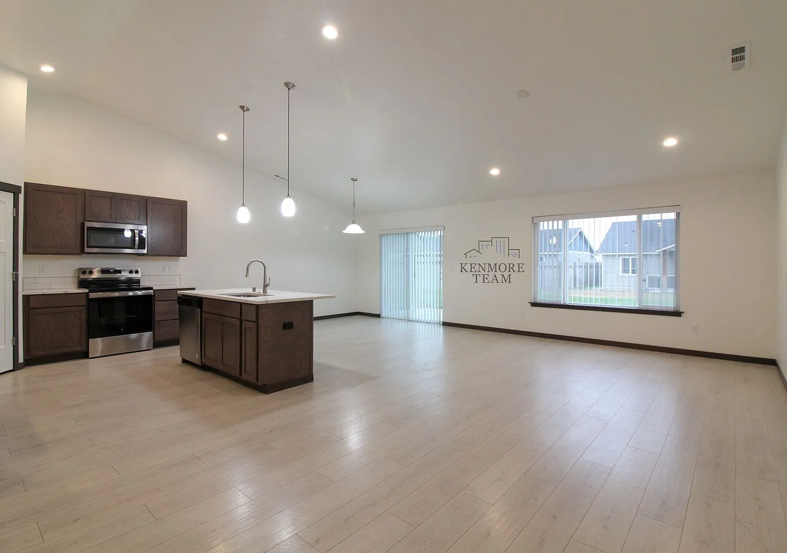 3 Bedroom, 2 Bath Home in West Pasco — Photo 2