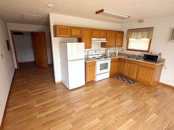 2nd image of 75 Log Cabin Ln