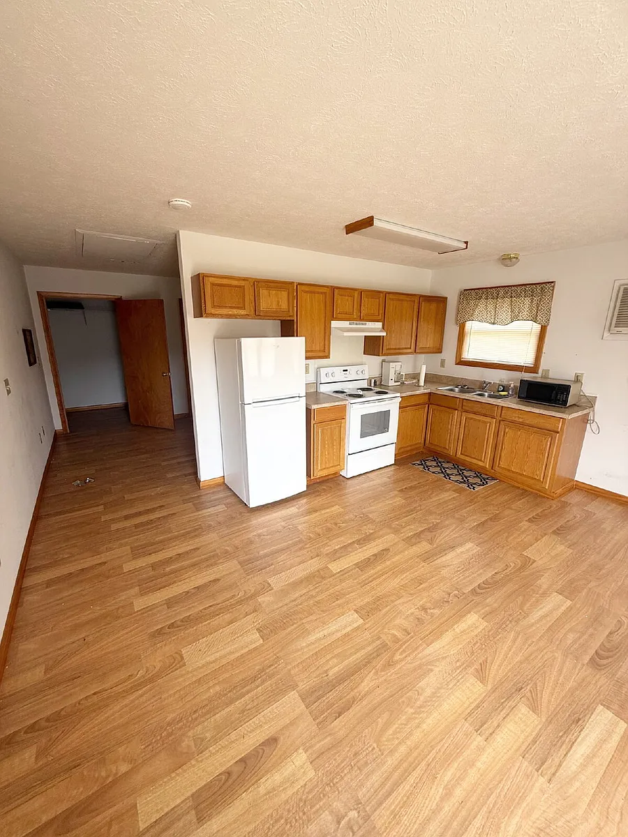 Building Photo - 75 Log Cabin Ln