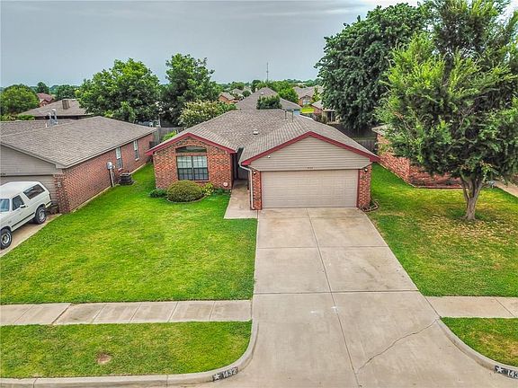 2nd image of 1432 Forest Glenn Cir
