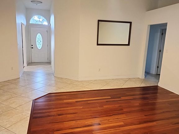 5th image of 1704 Ingrid Ct