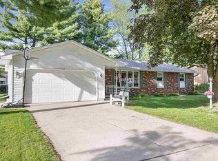 1418 Bruce Ln, Green Bay, WI 54313