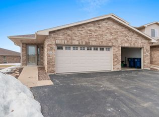 1267 Pond View Cir #42, De Pere, WI 54115